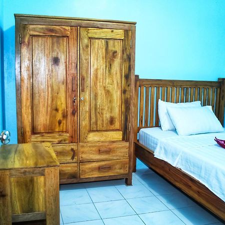 Kj Purple House Senggigi Apartamento Exterior foto